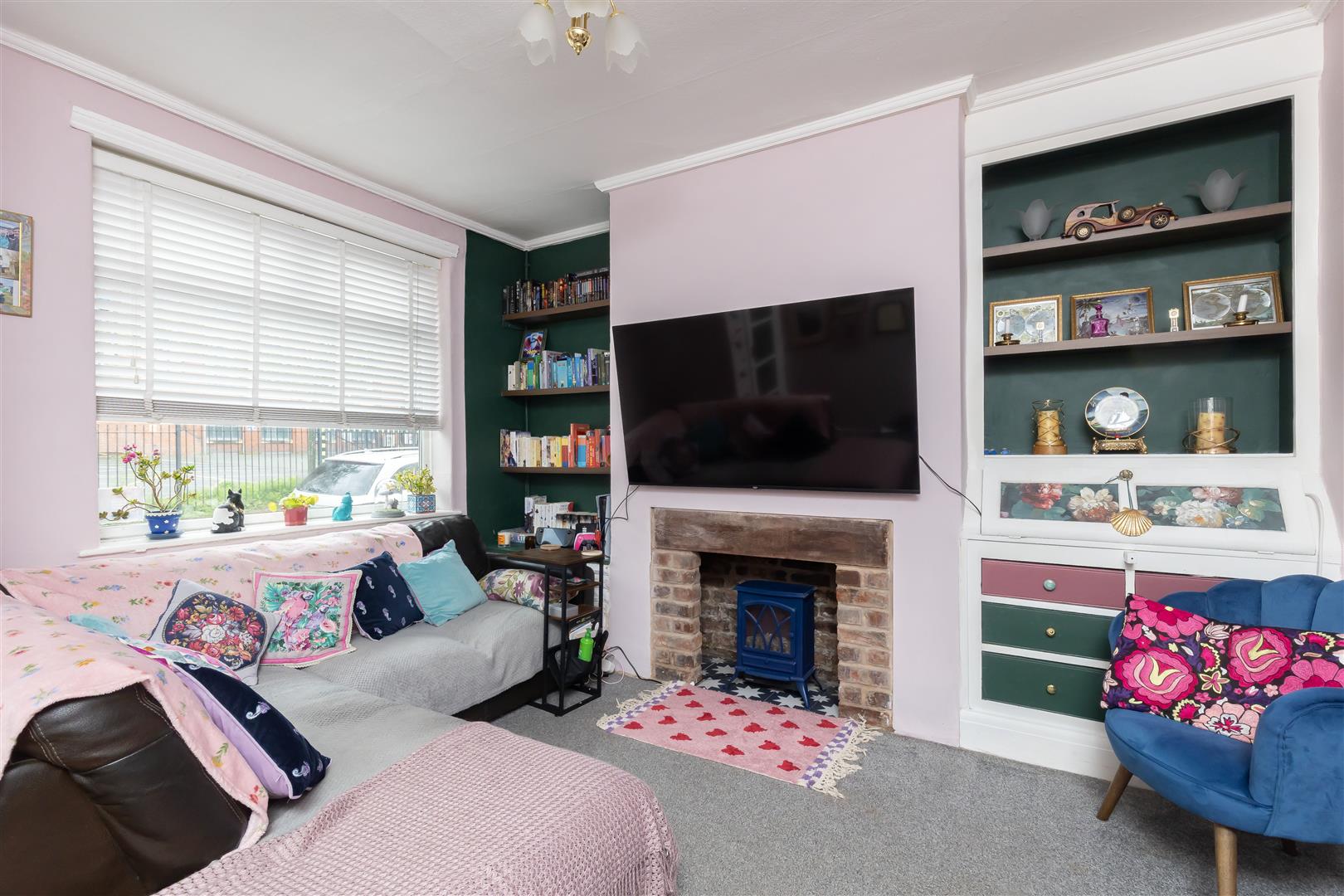 2 bed property in Balcarres Road, Preston